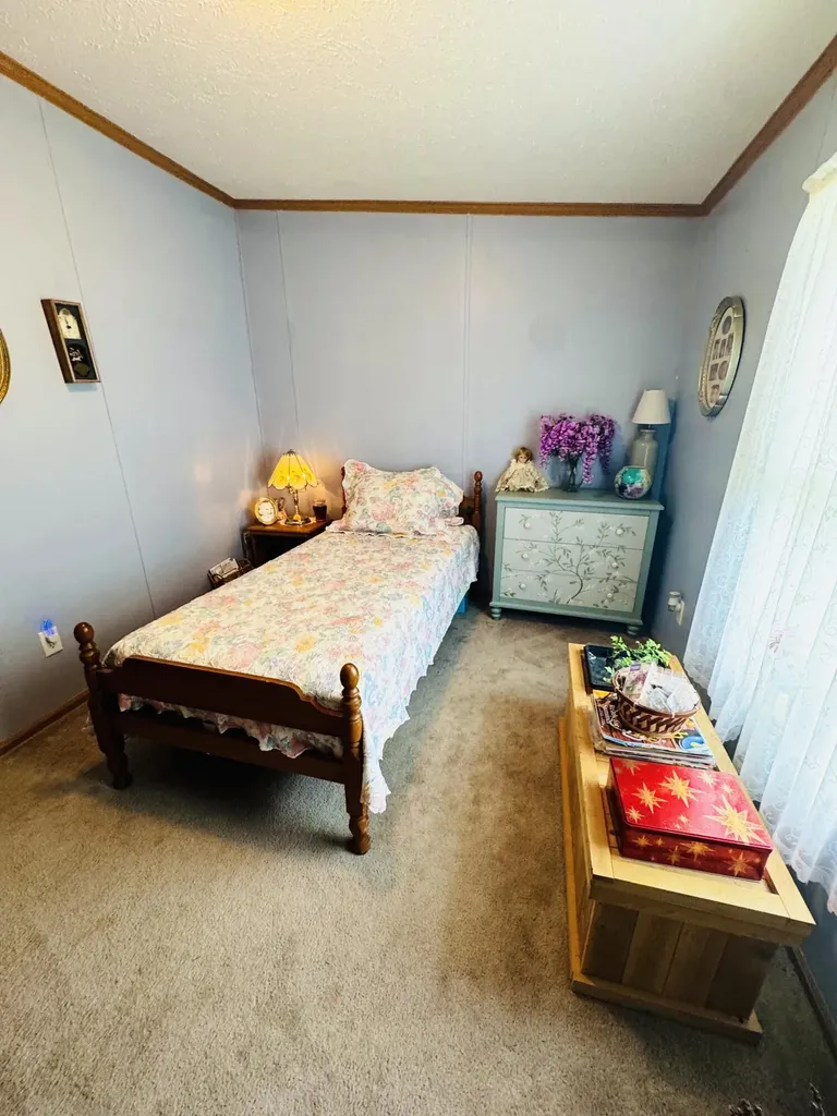 59 Karen Street Palmyra ME 04965