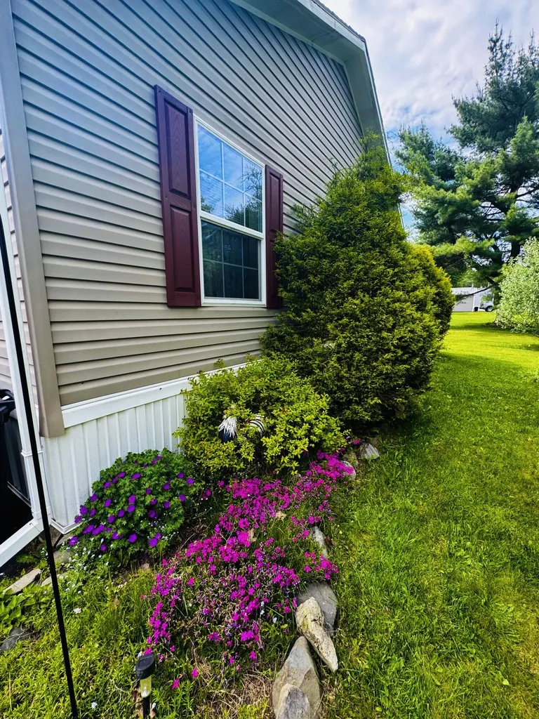 59 Karen Street Palmyra ME 04965