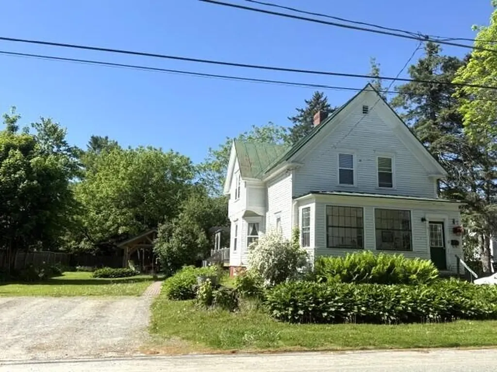 18 Boutelle Avenue Waterville ME 04901