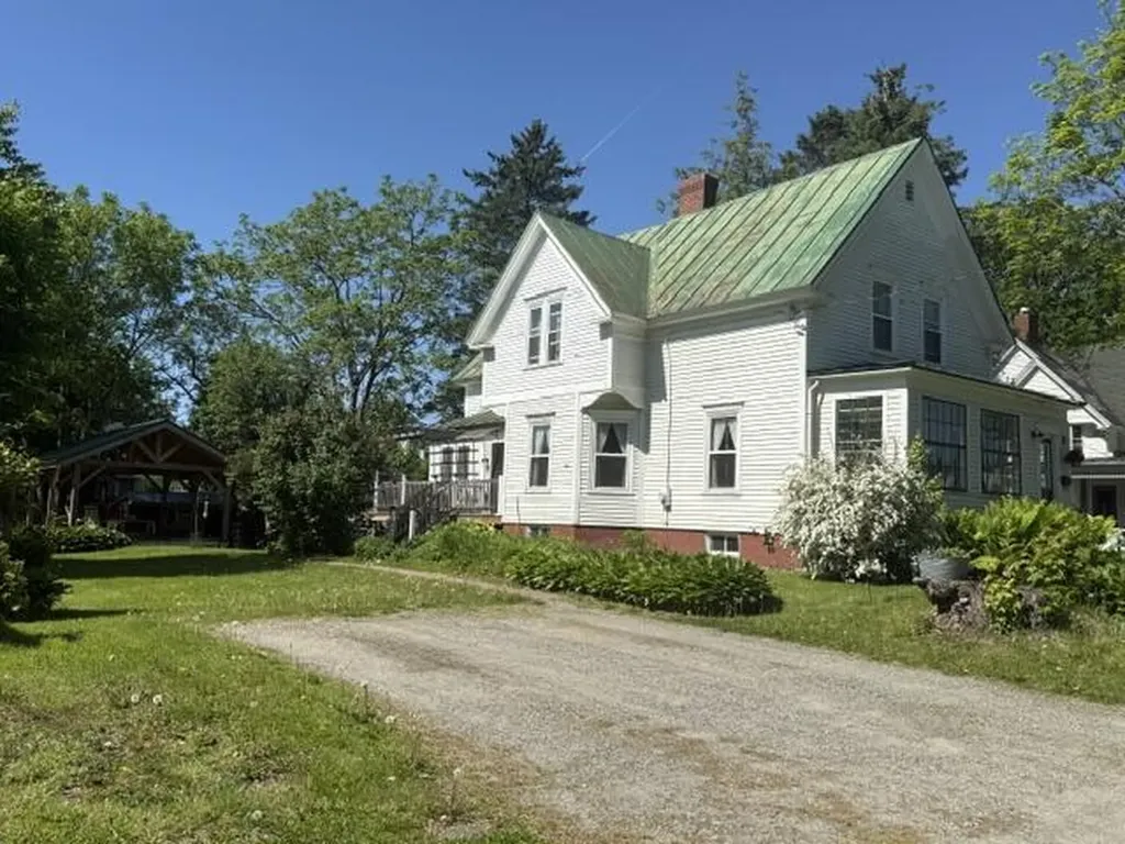18 Boutelle Avenue Waterville ME 04901