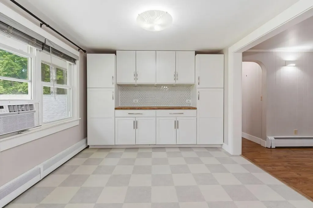 17 Apple Tree Lane Manchester ME 04351