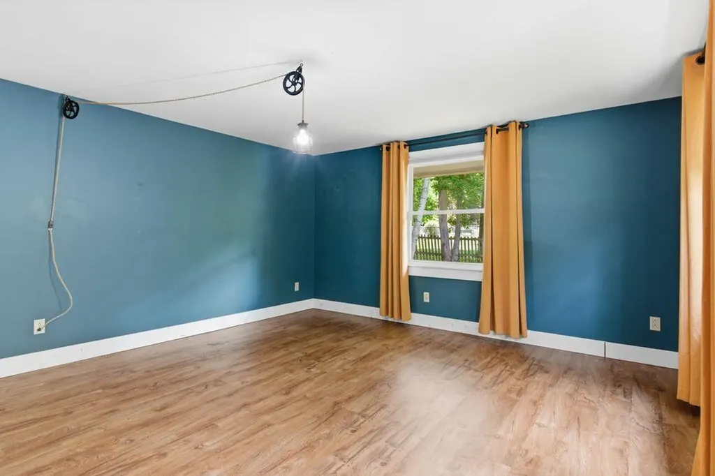 17 Apple Tree Lane Manchester ME 04351