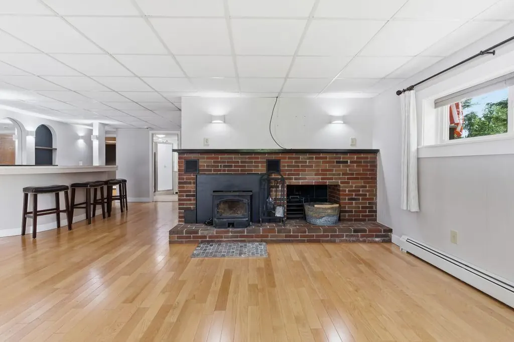 17 Apple Tree Lane Manchester ME 04351