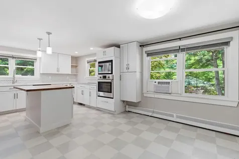 17 Apple Tree Lane Manchester ME 04351