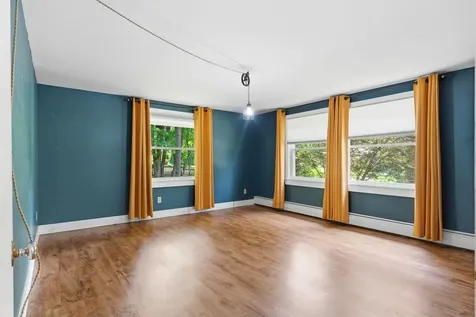 17 Apple Tree Lane Manchester ME 04351