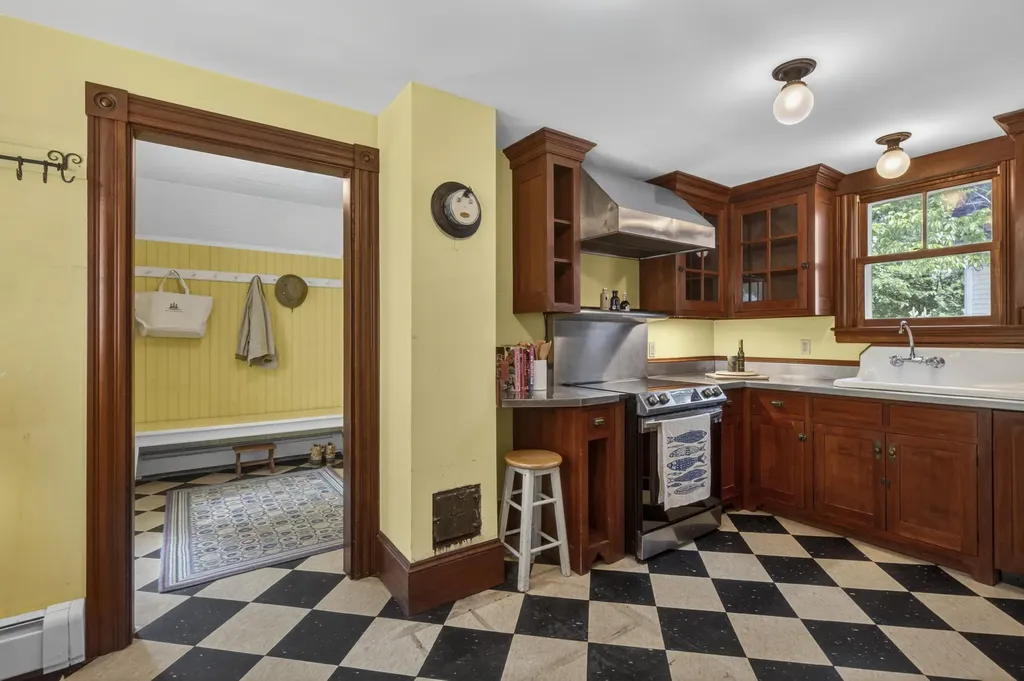 17 Union Street Camden ME 04843