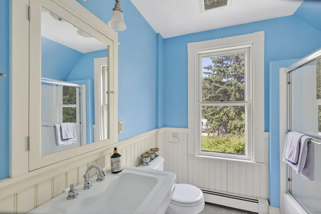 17 Union Street Camden ME 04843