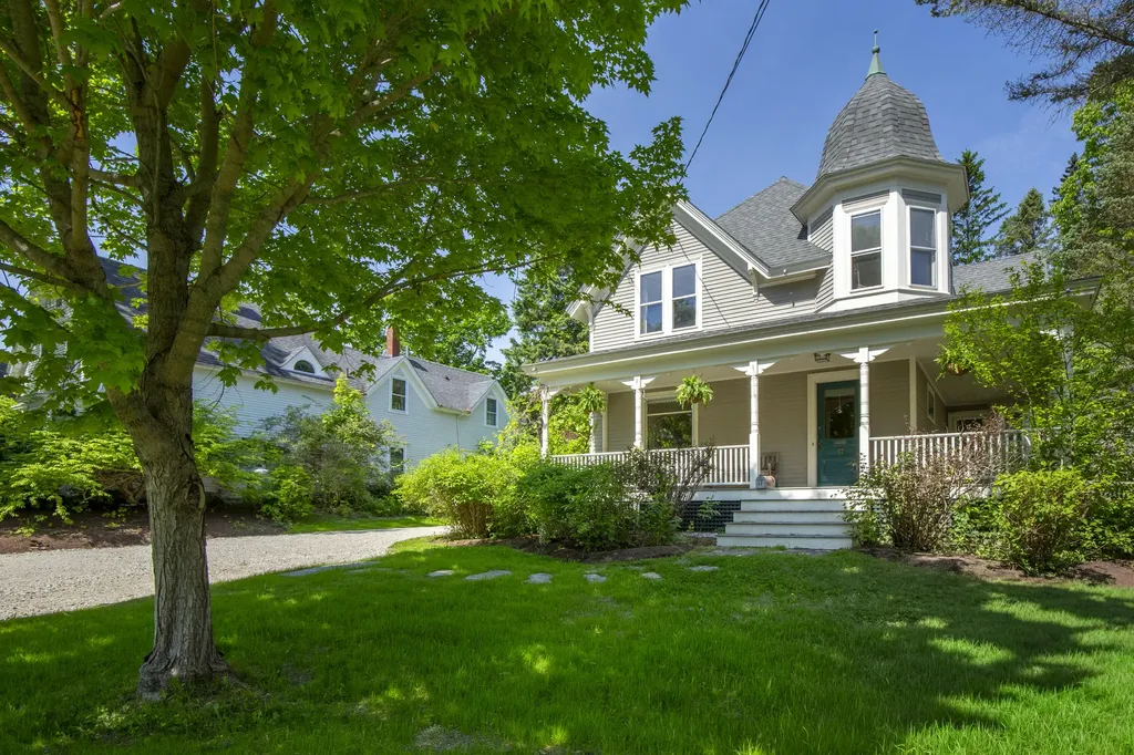 17 Union Street Camden ME 04843