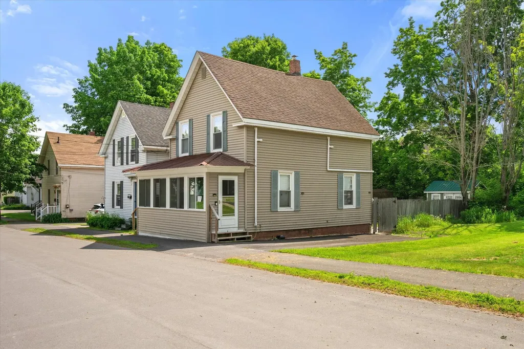 342 Grove Street Bangor ME 04401