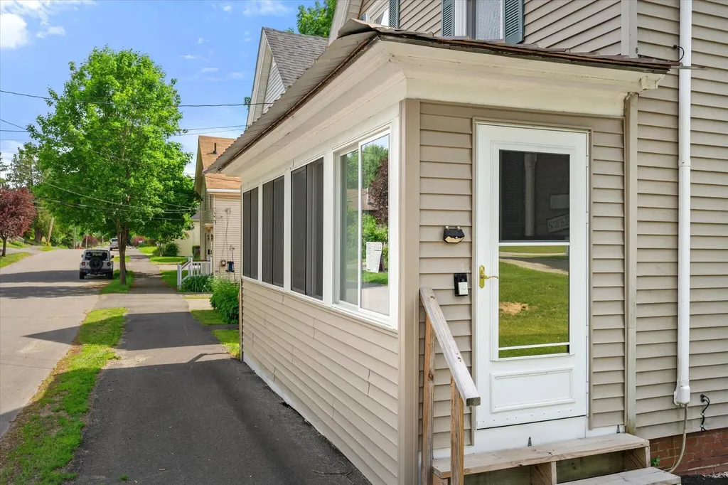 342 Grove Street Bangor ME 04401