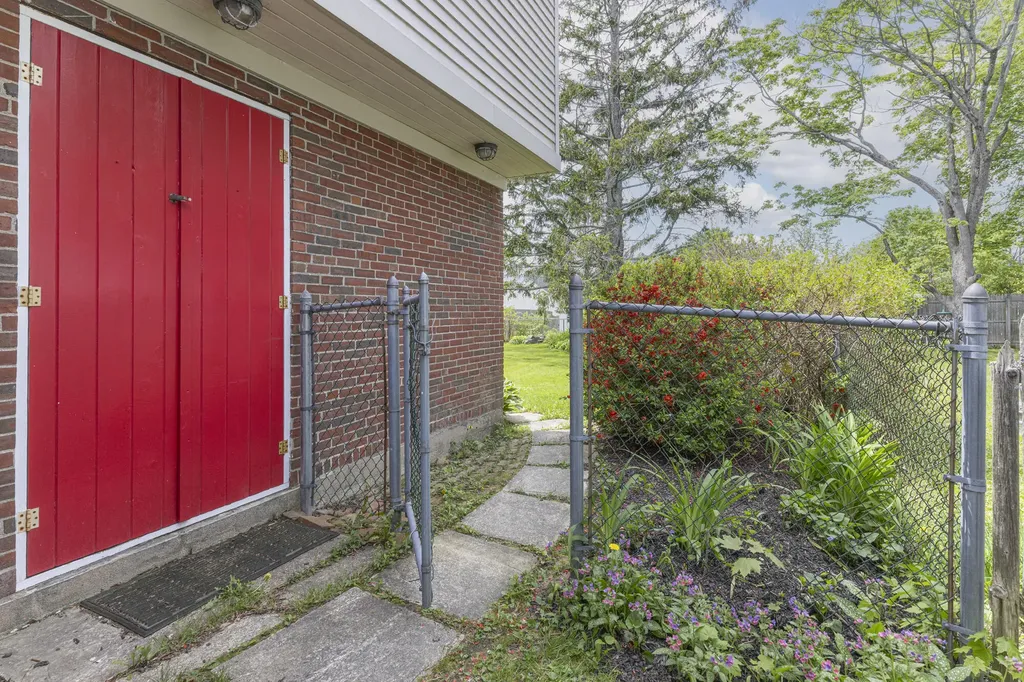 76 Edwards Street Portland ME 04102