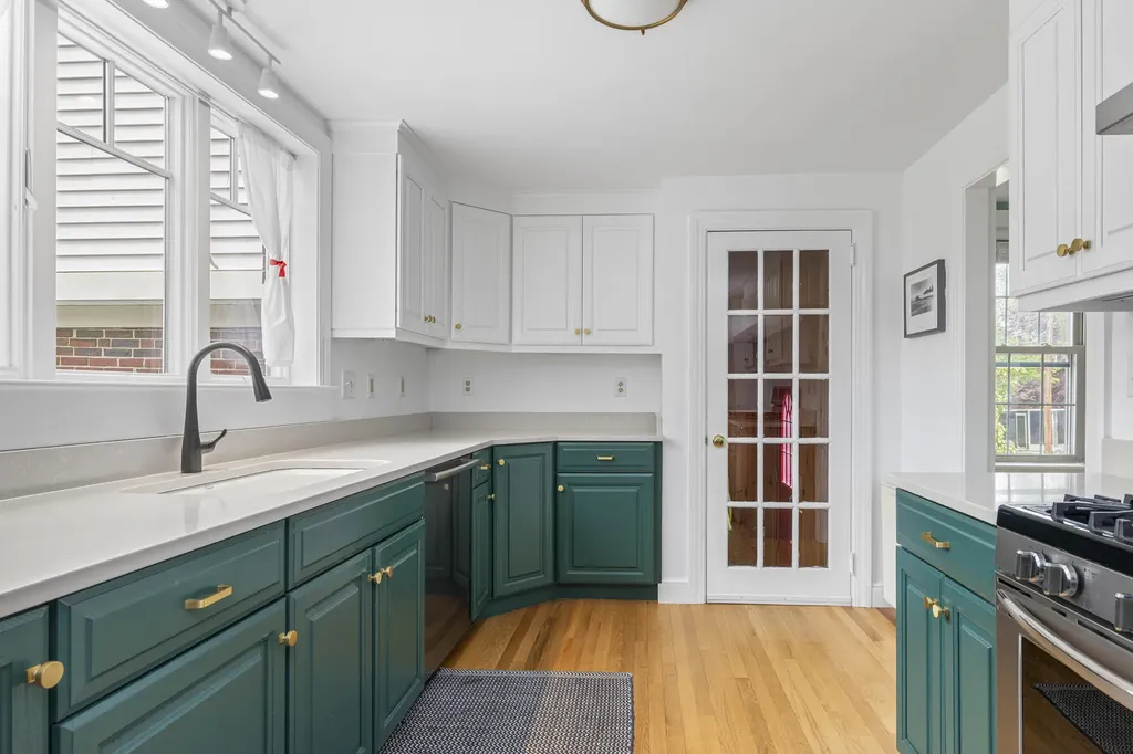 76 Edwards Street Portland ME 04102
