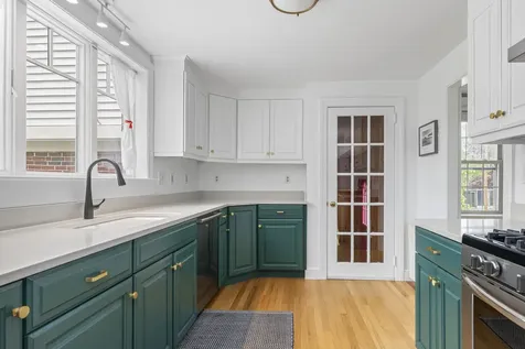 76 Edwards Street Portland ME 04102