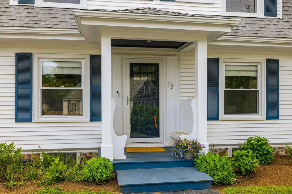 17 Traip Avenue Kittery ME 03904