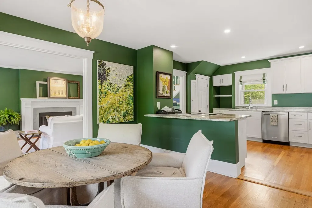 17 Traip Avenue Kittery ME 03904