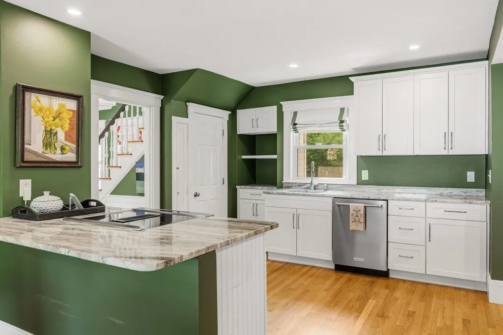 17 Traip Avenue Kittery ME 03904