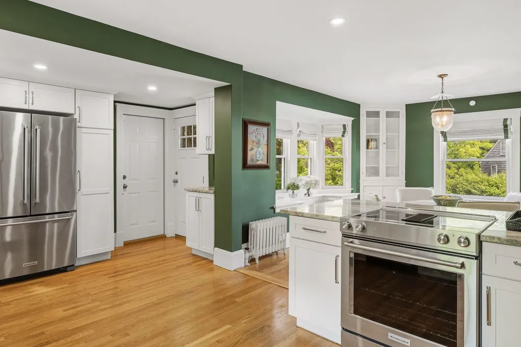 17 Traip Avenue Kittery ME 03904