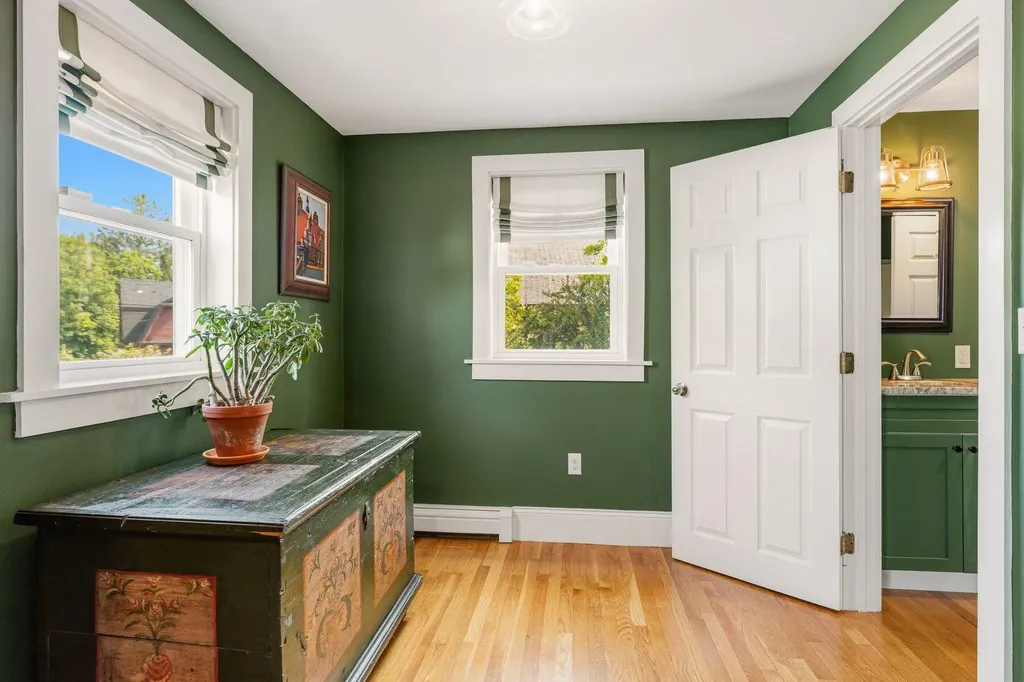 17 Traip Avenue Kittery ME 03904