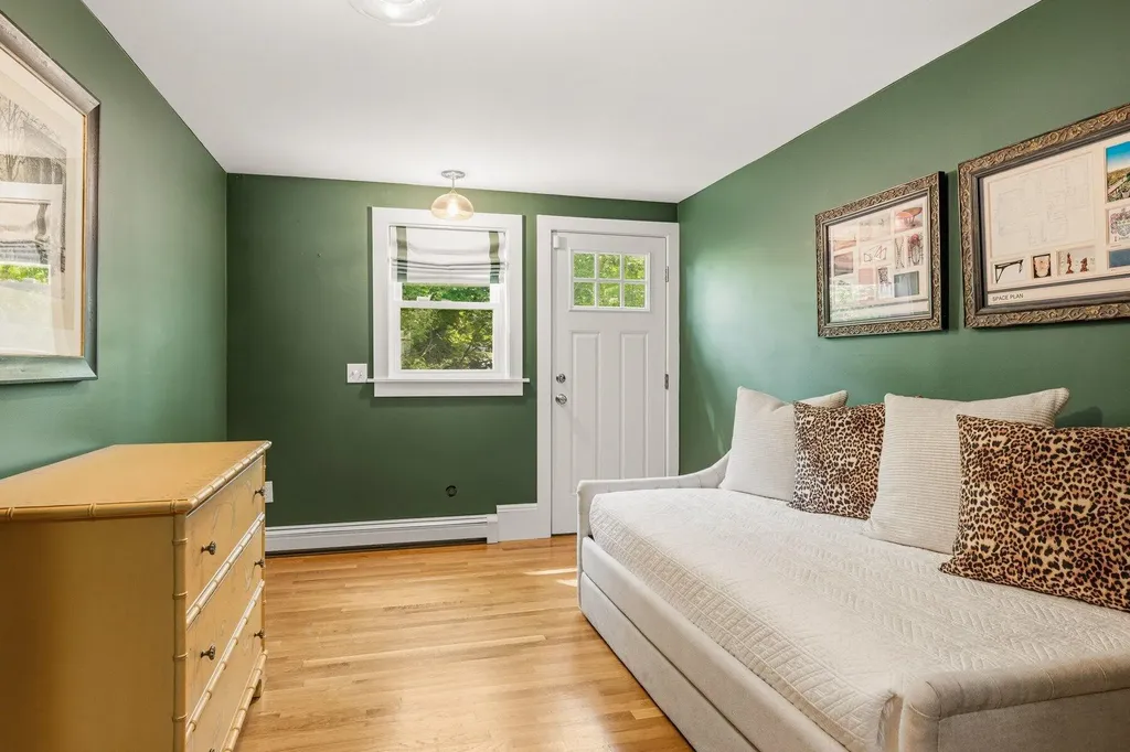 17 Traip Avenue Kittery ME 03904
