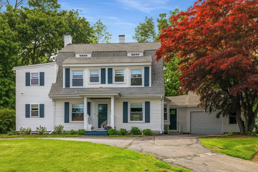 17 Traip Avenue Kittery ME 03904