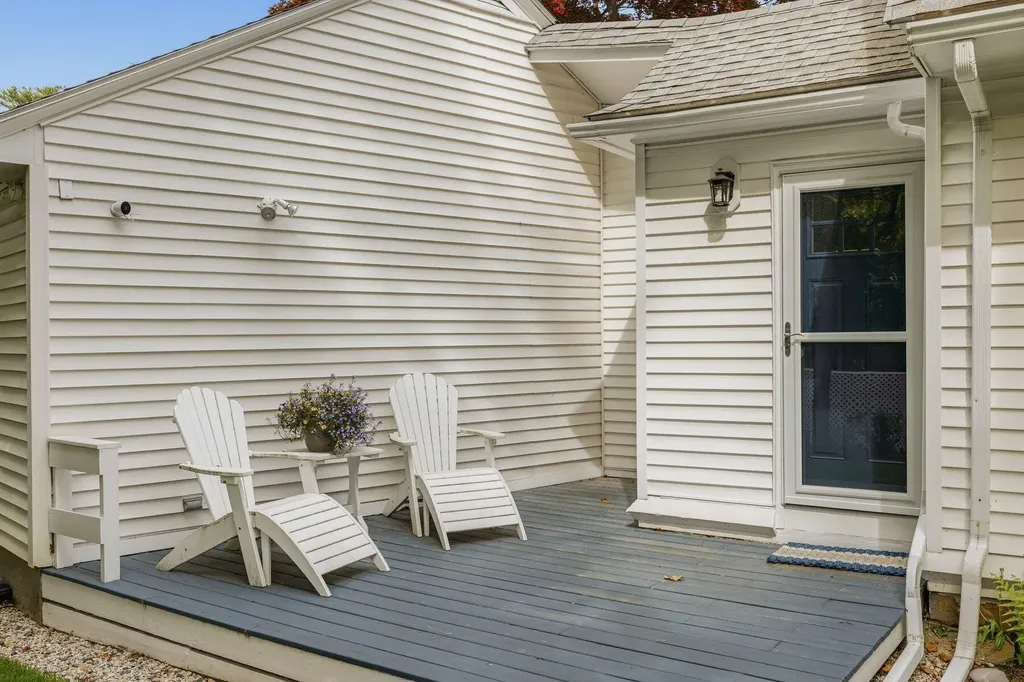 17 Traip Avenue Kittery ME 03904