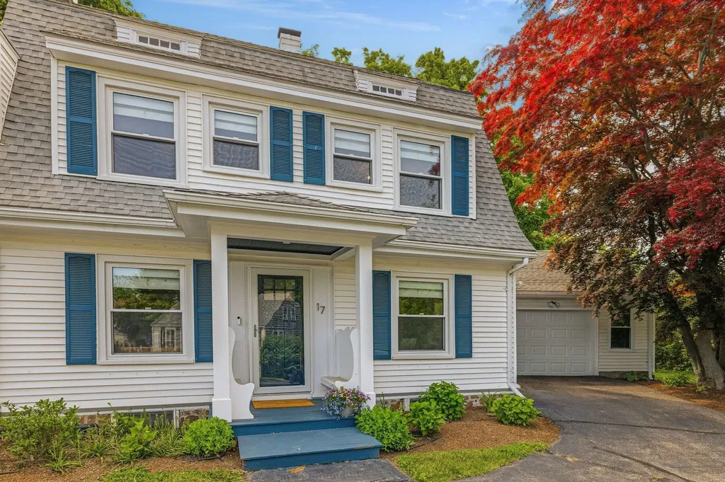 17 Traip Avenue Kittery ME 03904