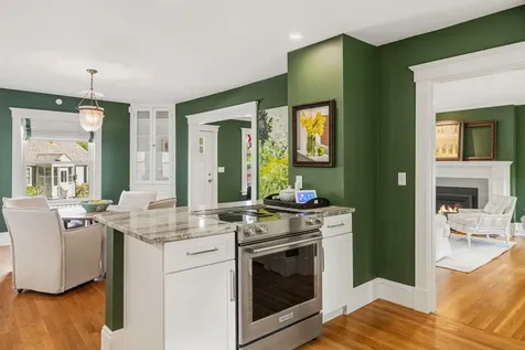 17 Traip Avenue Kittery ME 03904