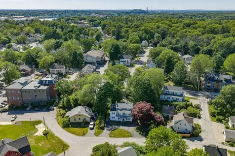 17 Traip Avenue Kittery ME 03904