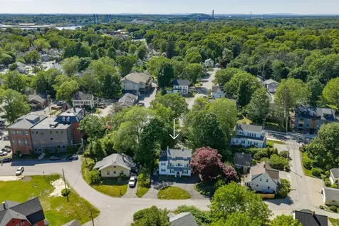 17 Traip Avenue Kittery ME 03904