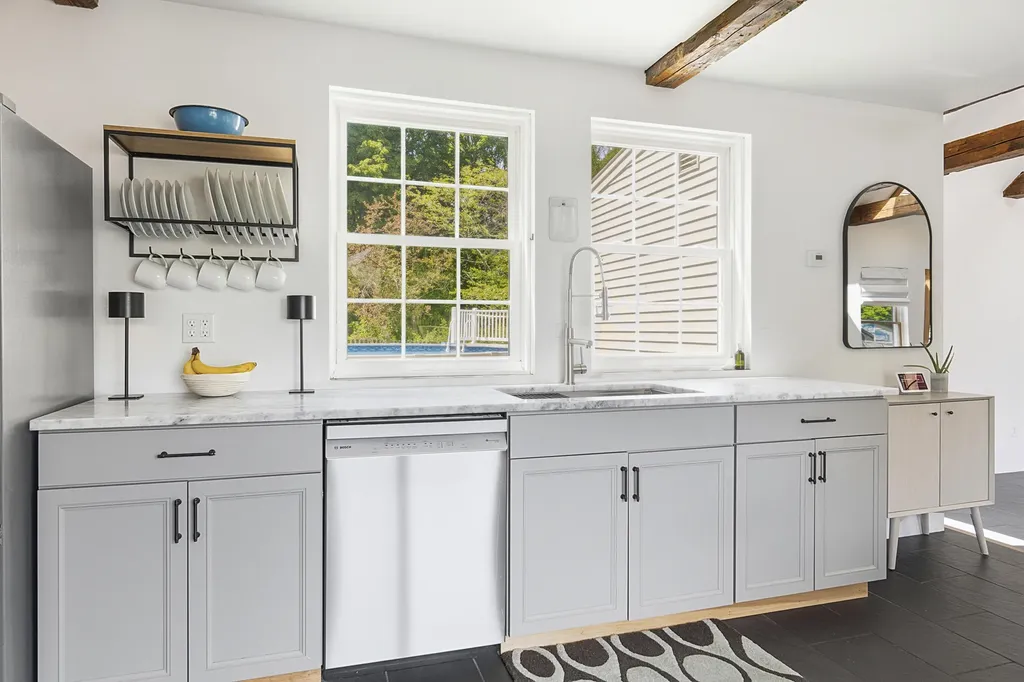 27 Hooper Street Wiscasset ME 04578