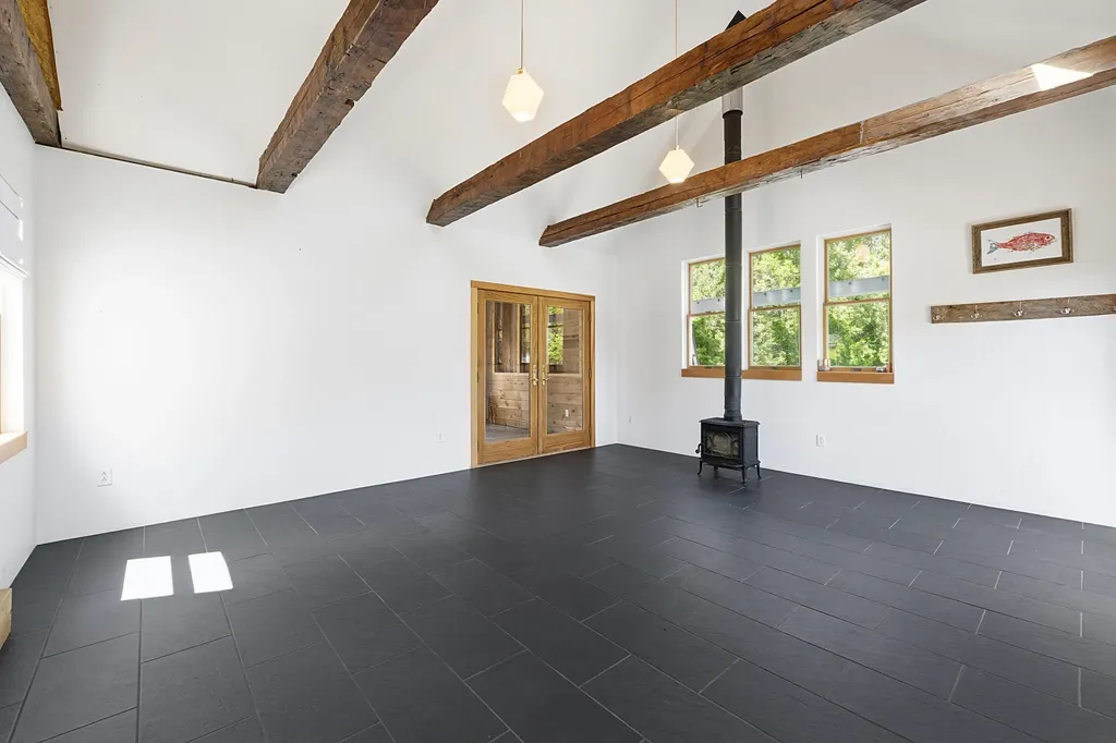 27 Hooper Street Wiscasset ME 04578
