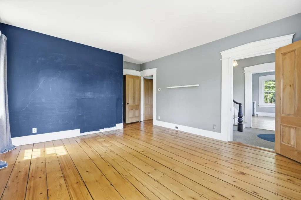 27 Hooper Street Wiscasset ME 04578