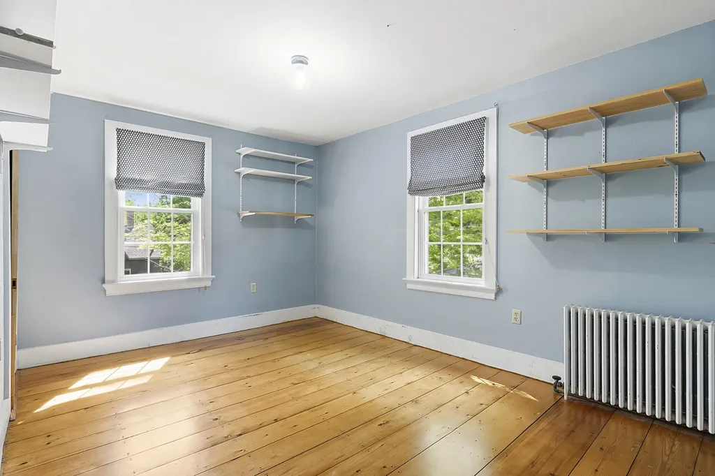 27 Hooper Street Wiscasset ME 04578