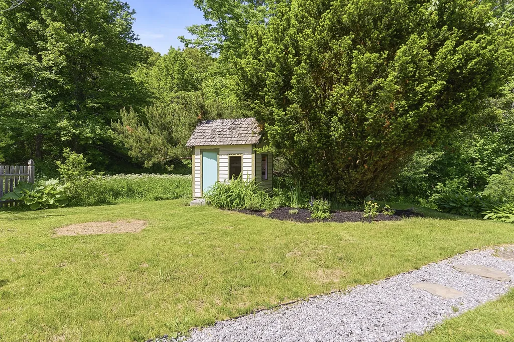 27 Hooper Street Wiscasset ME 04578