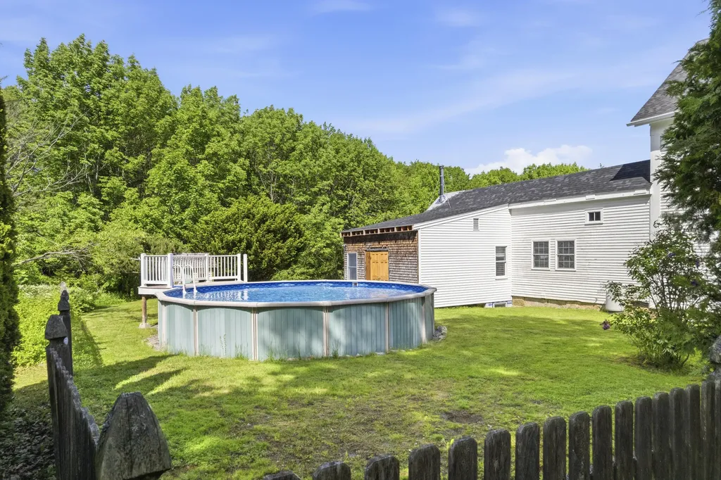 27 Hooper Street Wiscasset ME 04578