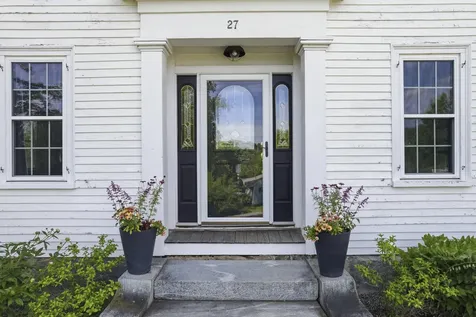 27 Hooper Street Wiscasset ME 04578