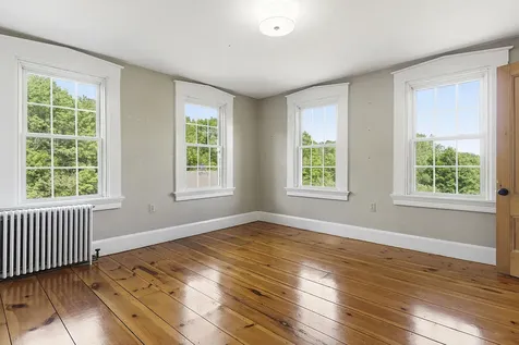27 Hooper Street Wiscasset ME 04578