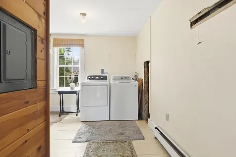 27 Hooper Street Wiscasset ME 04578