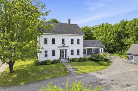 27 Hooper Street Wiscasset ME 04578