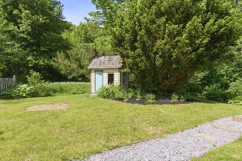27 Hooper Street Wiscasset ME 04578