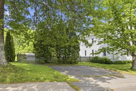 27 Hooper Street Wiscasset ME 04578