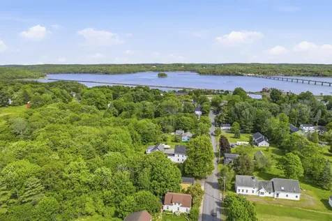 27 Hooper Street Wiscasset ME 04578