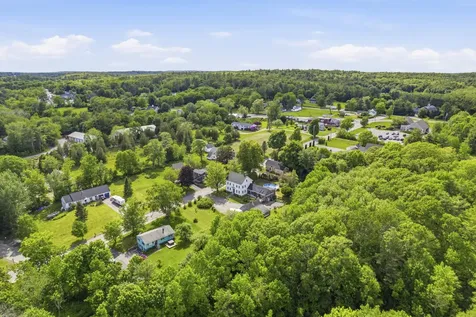 27 Hooper Street Wiscasset ME 04578
