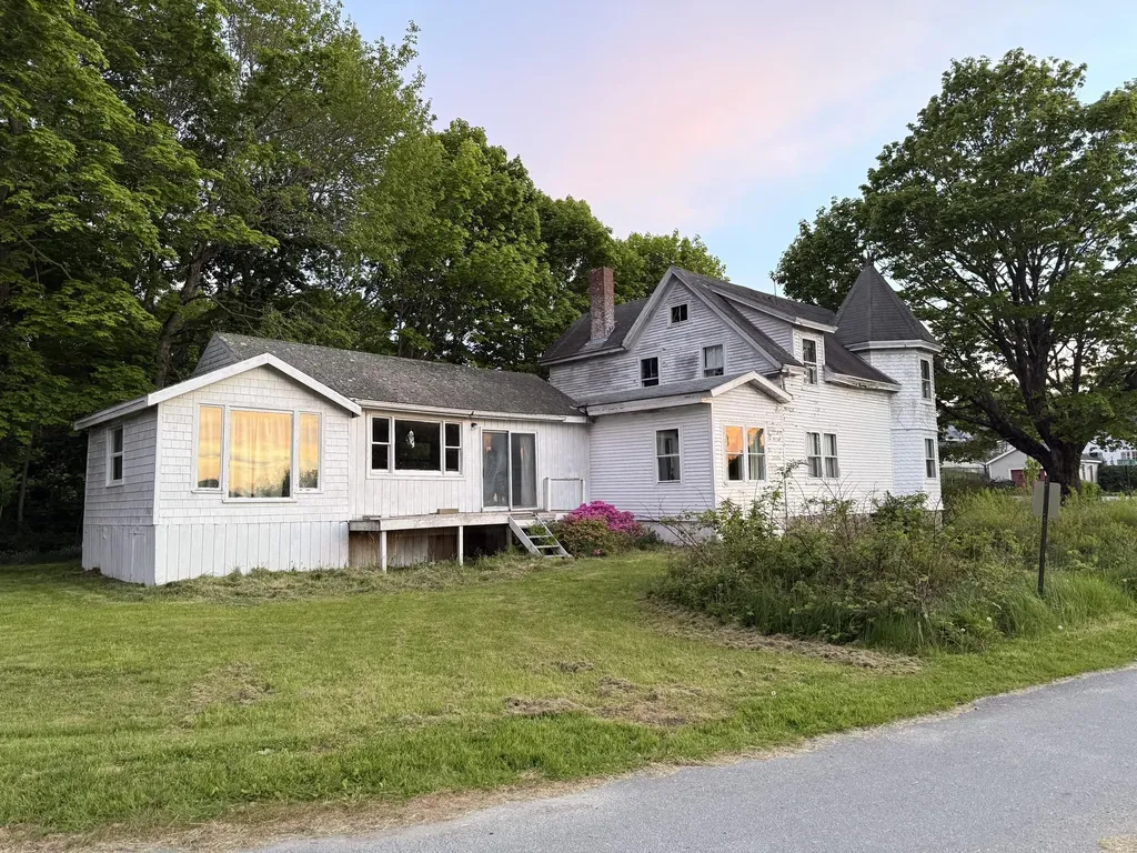 25 Pleasant Street Vinalhaven ME 04863