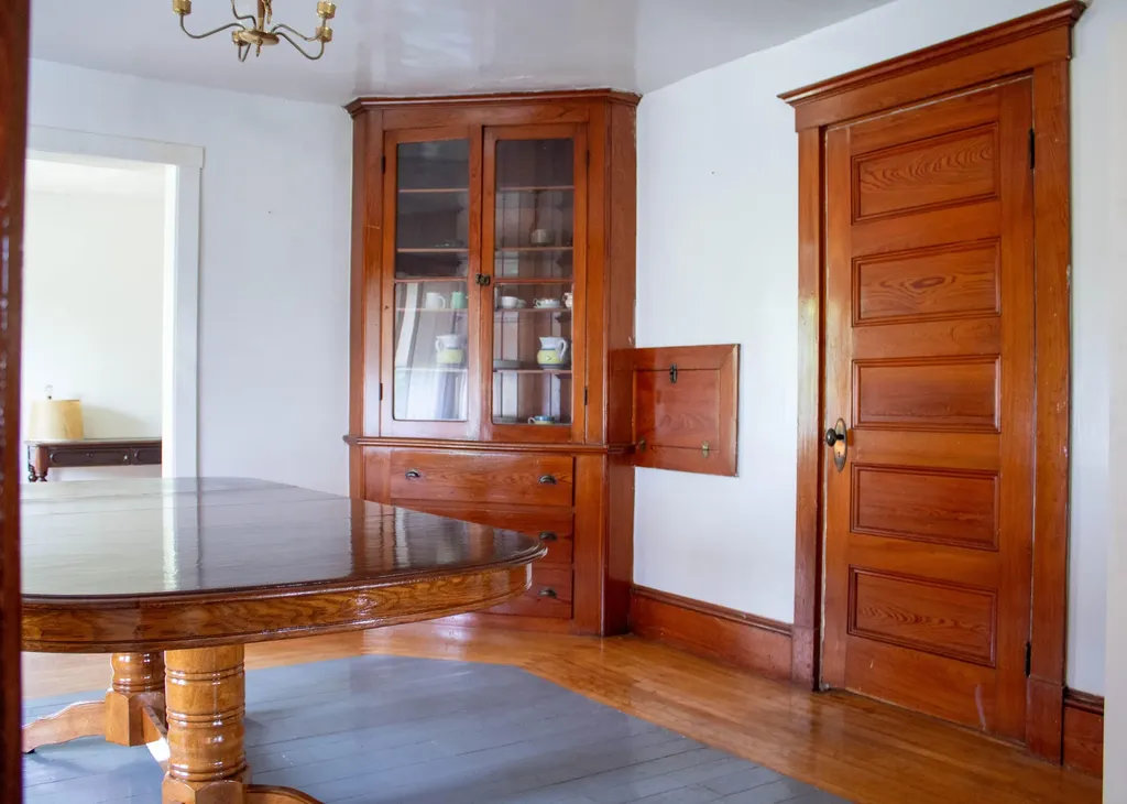 25 Pleasant Street Vinalhaven ME 04863