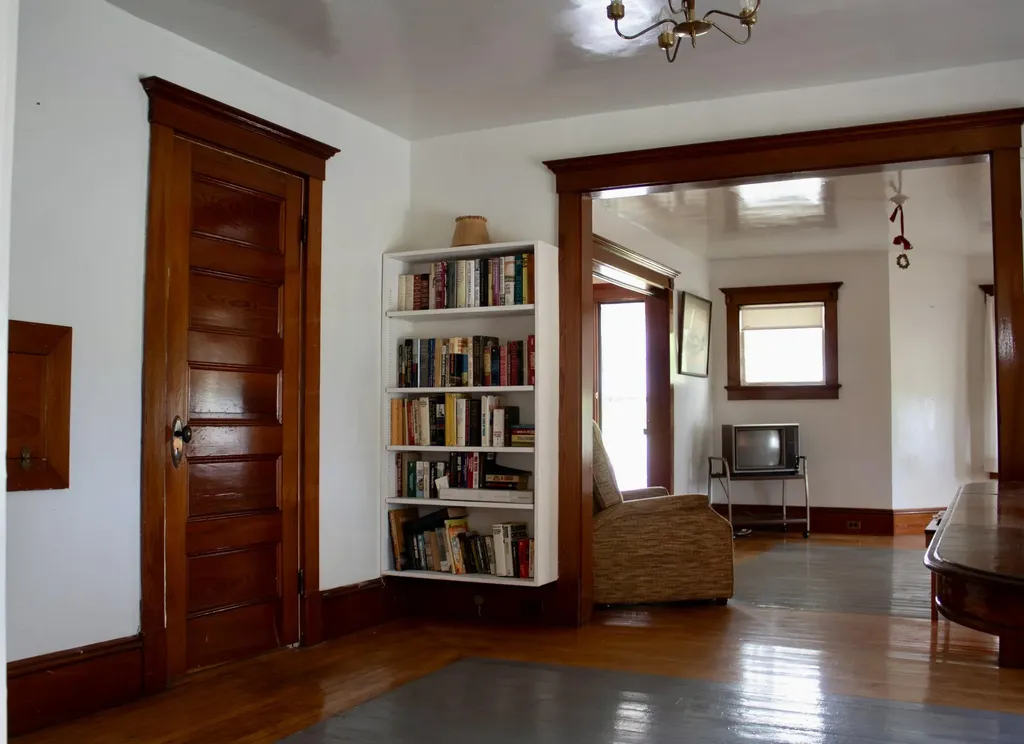 25 Pleasant Street Vinalhaven ME 04863
