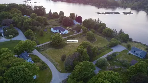 25 Pleasant Street Vinalhaven ME 04863