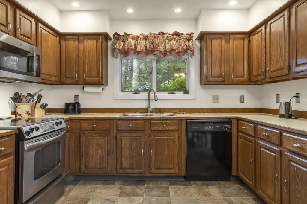 12 & 14 Maddocks Road Boothbay Harbor ME 04538