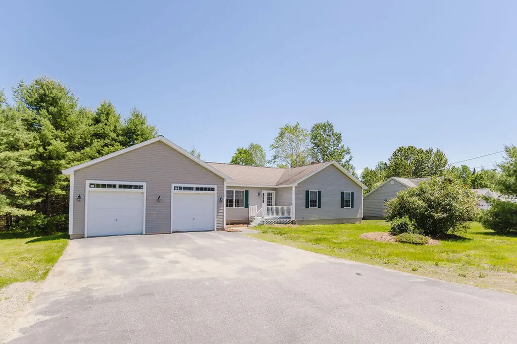 220 Granite Heights Farmington ME 04938