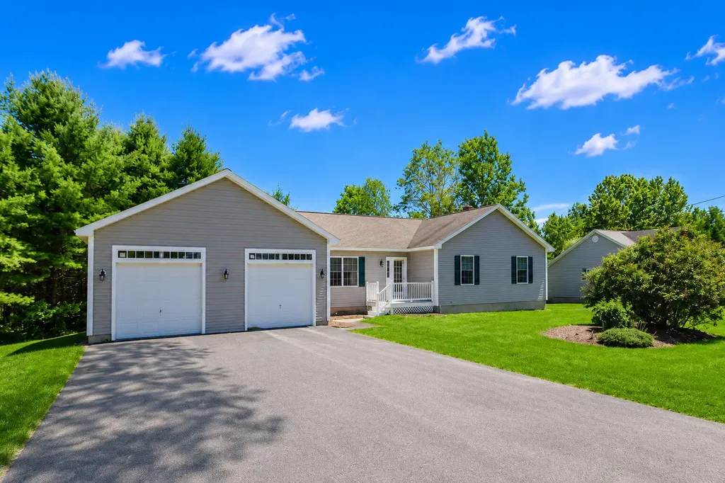 220 Granite Heights Farmington ME 04938